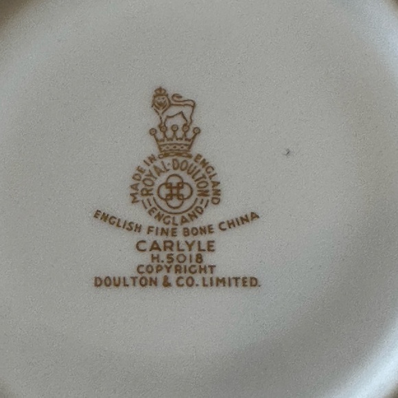 Royal Doulton Carlyle Footed Cup & Saucer - Picture 6 of 6